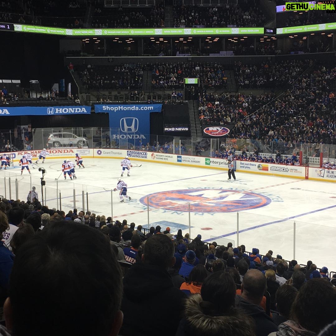Kelli Giddish Instagram - love @barclayscenter go @ny_islanders #yesyesyesyesyesyesyes