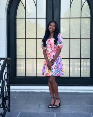 Kellie Shanygne Williams Instagram - Graduation day for my ❤️ 
High school, next! Wow 😮