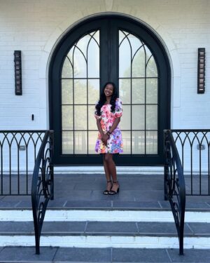 Kellie Shanygne Williams Instagram - Graduation day for my ❤️ 
High school, next! Wow 😮
