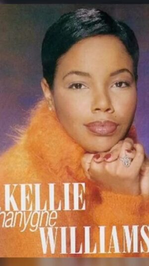 Kellie Shanygne Williams Instagram - Flash Back Friday #fbf Short or Long. What’s your favorite? tag me