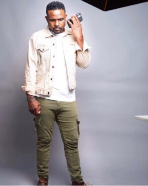 Kellie Shanygne Williams Instagram - Please help me wish my brother @dariusmccrary a HAPPY BIRTHDAY ❤️ Happy Birthday Nut! I love your crazy self!
