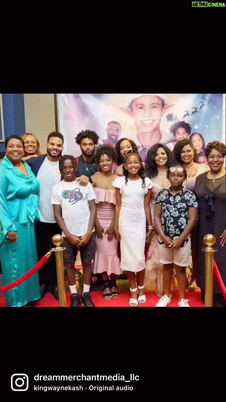 Kellie Shanygne Williams Instagram - #howwestarted #afamilymatterschristmas “A Family Matters Christmas” fka “Merry Little Switchmas”🎄 Executive Producer #Dreamflixtv Streaming Now!!! on VOD 🤩 #laugh #happy #smile