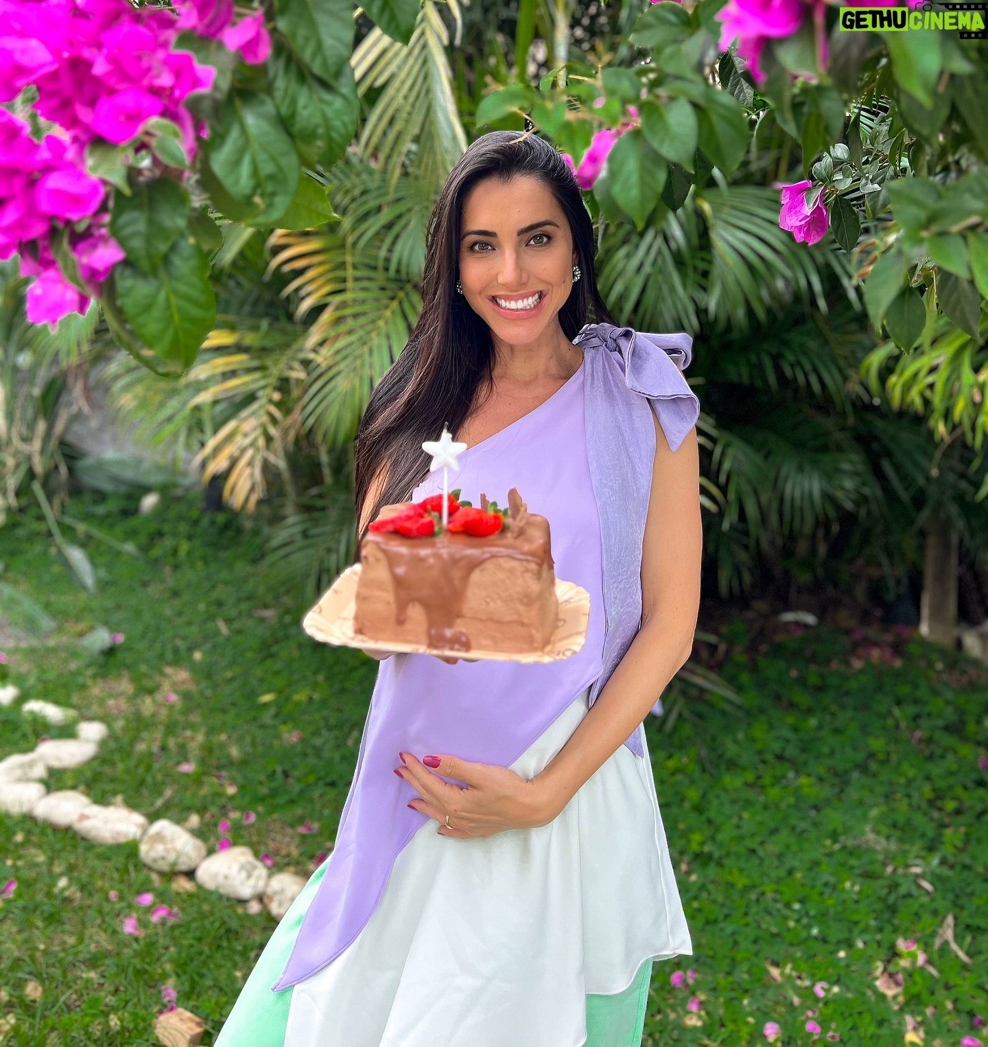 Kelly Baron - 8.7K Likes - 3.8 anos de gratidão, celebrando mais um ano de vida com muita alegria, saúde e principalmente, por este ano criar memórias afetivas com a minha benção 🤰🏻 e ao lado da família no Brasil! Obrigada a todos pelas lindas mensagens 💜🙏🏻🥰
#happybirthday #35semanas