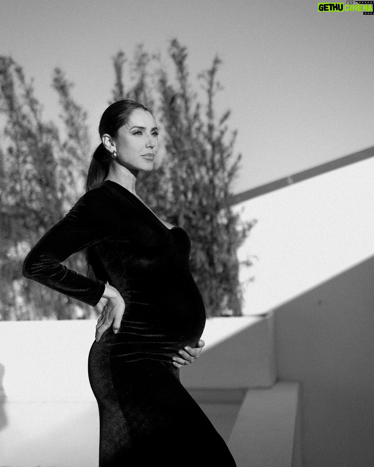 Kelly Baron - 9.6K Likes - Loading quase completo… Não tenha pressa, meu amor. Mamãe espera o seu tempo ♥️ Família, minha casinha está ficando apertada. Logo estarei aí 🥰🙏🏻