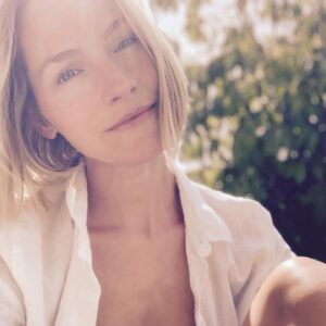 Actress Kelly Overton HD Instagram Photos and Wallpapers June 2020