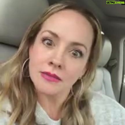 Kelly Stables - 3.1K Likes - Good morning! Go see @holidaytwist