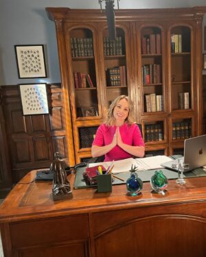 Kelly Stables Instagram - Reunited w some of the very best in the biz!! Truly. Tune into @nbc this week to Extended Family, where I play Headmistress Kate Mackey airing 2/20/24
