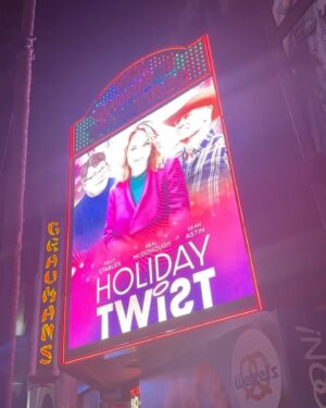 Kelly Stables Instagram - U guuuuuuuys!! Our little movie that could had the most fun premiere in Hollywood! My sister flew out for it, the audience was packed w the best dysFUNctional film family cast & crew, & I am so proud to be part of this very special project. Look for it in theaters Dec 1st! #findjoyinthejourney #holidaytwist