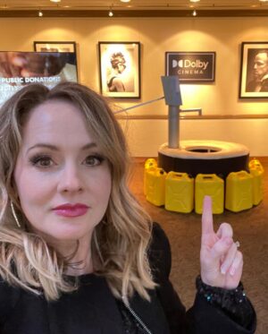 Kelly Stables Instagram - What an incredible, inspiring & impactful night at the @thirstproject gala! I learned a lot & helped buy a well to save lives!