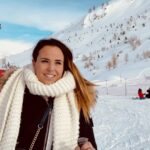 Kelly Helard Instagram - Bientôt le départ à la ⛄️ Je vous ai ressorti des souvenirs 5 ans en arrière Depuis j’y suis retourner 2 fois dont l’année dernière avec Lyana lyam Neymar ma mère et chipie aussi et je sais toujours pas skier 🎿 Ce sera donc pour moi et Neymar au programme : fondue, raclette , luge , raquettes et spa 🧖‍♀️ !! Par contre Lyana et lyam au cours de ski ⛷️ Cette année se sera en Savoie au saisies qui connaît ? Habituellement on va aux arc