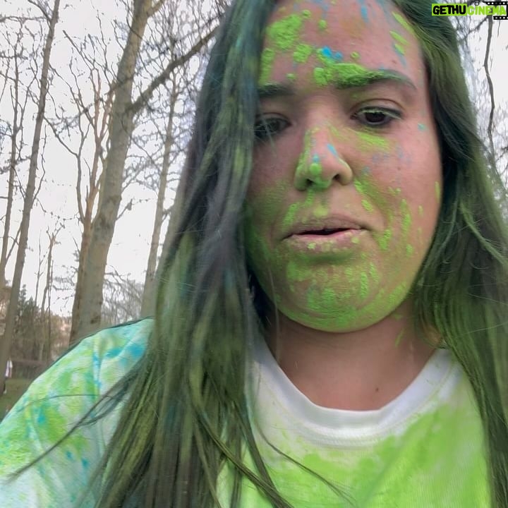 Kelly Helard - 5.4K Likes - Une Crazy color de 6km fun !!