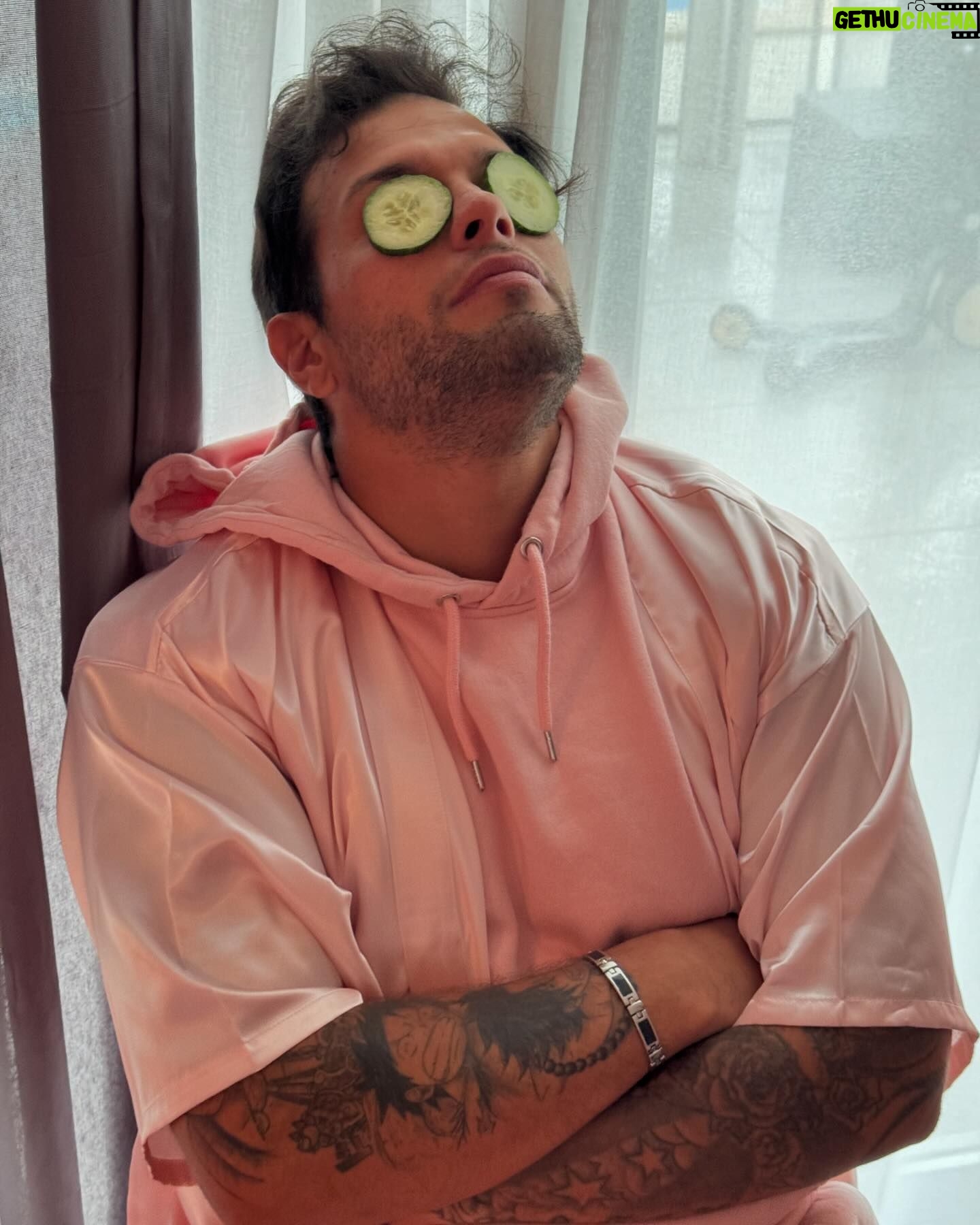 Kelly Helard - 5.5K Likes - Souvenir d’un moment unique à la maison 🏠
je ne connaissais pas forcément ce concept mais franchement on a passé un réel bon moment comme vous pouvez le voir sur les photos vidéos.
Merci @spa.party95 #invitation pour l’émission mamans et célèbres