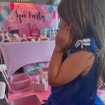 Kelly Helard Instagram – Souvenir d’un moment unique à la maison 🏠 
je ne connaissais pas forcément ce concept mais franchement on a passé un réel bon moment comme vous pouvez le voir sur les photos vidéos. 
Merci @spa.party95 #invitation pour l’émission mamans et célèbres