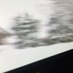 Kelly Helard Instagram - Bientôt le départ à la ⛄️ Je vous ai ressorti des souvenirs 5 ans en arrière Depuis j’y suis retourner 2 fois dont l’année dernière avec Lyana lyam Neymar ma mère et chipie aussi et je sais toujours pas skier 🎿 Ce sera donc pour moi et Neymar au programme : fondue, raclette , luge , raquettes et spa 🧖‍♀️ !! Par contre Lyana et lyam au cours de ski ⛷️ Cette année se sera en Savoie au saisies qui connaît ? Habituellement on va aux arc