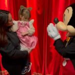 Kelly Helard Instagram – Quel est votre attraction préférée à Disney ? 
Je trouve que l’attente est énorme maintenant comparé à l’époque 
Et 2h d’attente pour que mon cœur ai peur mdr 😂