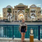 Kelly Helard Instagram – Obliger de passer par global village !! 
Un de mes lieux préférés moi qui est pour rêve de faire le tour du monde en 1 ans avec un sac à dos je le fais ici en 4h avec une pochette 🤣.
Découverte de produits et de nourritures topiques de chaques pays je kiff et je me suis arrêté sur pâte Mac and cheese et fraises !! 
J’ai craqué aussi sur un massage thaï ( le Thaïlande me manque aussi beaucoup  4 fois déjà et j’espère y aller dans 2 ans avec Lyam et Lyana ) . 
Fin bon beaucoup de mondes et compliqué de prendre des photos sans personne dessus .