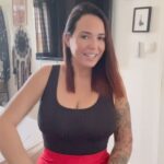 Kelly Helard Instagram – Nouveau format pour vous parler de la marque @fitclemfr car je reçois énormément de questions depuis maintenant trois ans et du coup Voici pour moi mes essentiels et comment j’ai fait pour perdre du poids après ma grossesse !! 🤰 
#publicite