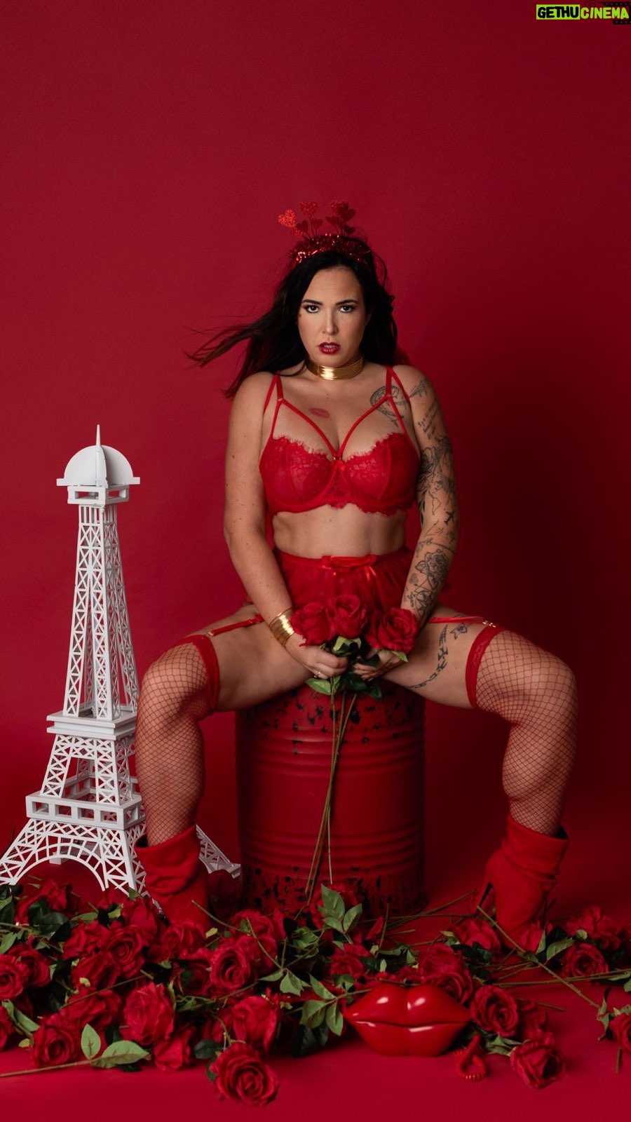Kelly Helard - 6.5K Likes - J’avais prévenue on est Février
Mois de l’Amour avec en événement la Saint valentin. 💝
Quoi de prévu ?
Merci à @instant.sublime.photographe et @tissyabeaute pour ce jolie projet de calendrier !!
Rdv en Mars pour le prochain réel avec un nouveau thème !!
Être fière d’être femme aussi !!