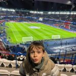 Kelly Helard Instagram – Hier soir avec Lyam , on a voulu lui faire plaisir, on est parti voir le match Psg  Toulouse .
Pour une victoire écrasante du PSG.