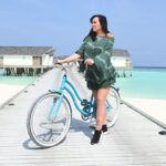 Kelly Helard Instagram – On va explorer un peu les profondeurs des Maldives ….