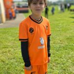 Kelly Helard Instagram – Aujourd’hui c’est au tour de mon fils ça grandit tellement et ça me rajeunit pas tout ça !!
Sa passion c’est pas la mienne le FOOT mais tellement fière de lui .