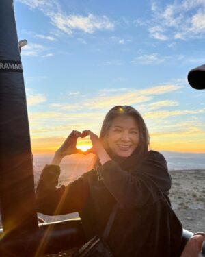 Kelly Hu Instagram - Woke up before the ass crack of dawn with @miss_jean_g and @sdbesq to check another one off the bucket list when I was in San Miguel.

#airballoonride
#airballoon
#bucketlist
#bucketlist✔️