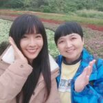 Kelly Huang Instagram - 2024.03.09 女神 ㊗️你44歲生日快樂🎂 半個月前你就說 0️⃣3️⃣0️⃣9️⃣會北上 我就和你約好 要一起過生日 今天出門前 我們還在討論要去哪？ 你說想看櫻花 可是天元宮櫻花凋謝了 好險還有花海可看🪻 #今仔日有歡喜沒 #陪你30個年頭的蛋生日🥳 #沒有蛋糕的生日😜 #只有花海的相伴🪻 #你的閨蜜金喊慢公威👄 #但是做人真實在🫰 #北投三層崎公園🎡