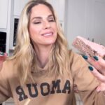 Kelly Kruger Instagram – Recipe HERE ⬇️

I love strawberry cake but it’s hard to find gluten free strawberry shortcake. I just thought, what if I whipped a bunch of things in the blender, could it work? And it did!! I do wish it was pinker but you won’t get that unless you use food  dye. I tried everything lol. 

What’s your fav cake? Would you make this GF cake? You can also use AP flour. 

Here’s the recipe:

2 cups frozen strawberries
– 1 1/2 cups gluten-free flour
– 1/2 cup maple syrup 
– 1 teaspoon baking powder
– 1/2 teaspoon baking soda
– 1/2 cup plant-based milk (such as almond, soy, or oat milk) you can also use regular 
– 1/4 cup melted coconut oil or other neutral oil
– 1 teaspoon vanilla extract
– A pinch of salt
– 1 egg
– 1 tablespoon lemon juice

Instructions:

1. Preheat your oven to 350°F (175°C). Grease a 9-inch round cake pan and set it aside.

2. In a small bowl, combine the frozen strawberries and lemon juice. Toss to coat the strawberries with the lemon juice.

3. In a blender, combine the lemon-coated frozen strawberries, plant-based milk, and maple syrup. Blend until the strawberries are pureed and the mixture is smooth.

4. In a large mixing bowl, combine the gluten-free flour, baking powder, baking soda, and salt. Whisk to combine.

5. Add the egg, strawberry mixture, melted coconut oil, and vanilla extract to the dry ingredients. Stir until just combined. Be careful not to overmix.

6. Pour the batter into the prepared cake pan and spread it out evenly.

7. Bake the cake in the preheated oven for 30-35 minutes, or until a toothpick inserted into the center comes out clean.

8. Once baked, remove the cake from the oven and allow it to cool in the pan for 10 minutes. Then, transfer the cake to a wire rack to cool completely.

By incorporating lemon juice into the recipe, you can help prevent browning and also add a hint of citrus flavor to the cake.

#cake #homechef #baking #strawberrycake #glutenfree #glutenfreedessert #recipeshare