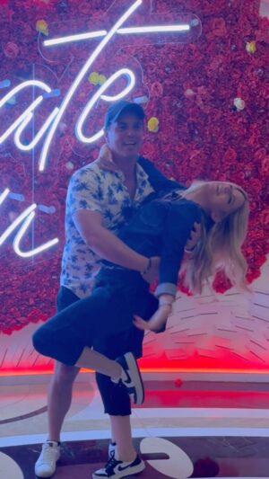 Kelly Kruger Instagram - Happy Birthday to the man who never stops sweeping me off my feet!! 🎉🥳 The most incredible dad, husband, person and friend. Every good part of me is because of you. You always go along with my crazy ideas and smile while doing them. I am one lucky girl to be on this ride with you!! I love you!!!! May all your dreams and wishes come true this year. And no I won’t do you dirty with the photos i have like u do to me. Maybe on Father’s Day 🤣  @theedarinbrooks  #happybirthday #husbandandwife