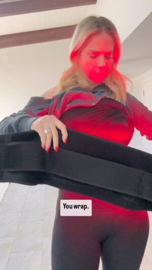 Kelly Kruger Instagram - HERE!!! 👇🏻

Nothing makes me happier than when I can use my platform to give back to you guys in any way I can. That’s why I do these every single month!! 

I’ve teamed up with @nushapewrap to gift one of you your very own LIPO WRAP!!!! 

It’s so easy to use and can be used while going about your normal day. The results are incredible. I’ve been a fan of infrared light therapy for YEARS. The healing benefits of it are insane. 

Near-infrared and red-light therapies provide a transformative at-home treatment with virtually no
adverse side effects. This  red light therapy device delivers energy to cells by applying a specific range of light wavelengths. Cells and tissues react to the therapies similarly to the way plants absorb light energy from the sun.

Results are :

Fast and effective lipolysis of the fat cells for fat loss and detoxification
Reduction of the appearance of cellulite
Recovery from workouts in half the time
Increased collagen

HOW TO GET ONE: 

🌟Follow @kellylkruger and @nushapewrap 
🌟Like this post and comment “IM SO EXCITED!” 
🌟Tag 2 or more friends 

🌟Triple entry : Share this post in your story and DMs with friends. *Commenting more than once ups your chances of randomly being selected. 

Selection will take place April 1st! 

WHOS EXCITED?!! ✨

#bodycare #skincare #lipo #weightloss #infrared #cellulite #toning #bodygoals