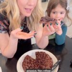 Kelly Kruger Instagram - Superfood Glluten Free skillet brownie!! High fiber, no refined sugar if you leave out the chocolate chips, high in antioxidants and potassium. Enjoy any time of day! It’s so good!! Who’s making this one?? 3 lripe bananas 1 3/4 cups gluten free rolled oats 1/4 cup ground chia seeds 1/4 cup cacao powder 2 tsp vanilla extract 1 cup milk of choice (I used @kikimilkco) 2 eggs 1 egg white Chocolate chips Add everything but the chocolate chips to a blender. Transfer to cake pan and bake for about 25 min at 350. Let cool before eating so you don’t burn yourself like I did. #brownie #dessert -#glutenfree #treatyourself #healthyeating #recipeshare #recipeoftheday #breakfastideas