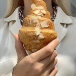 Kelly Kruger Instagram – Croissant 🥐 ☕️ 

First Coffee video of the year! (And prob the last 🤣) 

Are you watching the #GoldenGlobes tonight? 

#funnyvideo #comedy #coffee #croissant