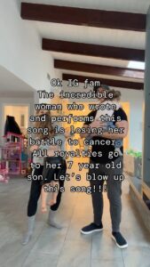 Kelly Kruger Instagram - Ok fam let’s help make this song go viral. The incredible @cat.janice is fighting a great fight. All royalties to this song go to her 7 year old son. Like, comment , Share, use the audio let’s do what we do!!! Comment some ❤️🙏🏻❤️🙏🏻 below!!! We’re praying for you and your family Cat! ❤️🙏🏻