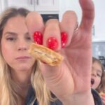Kelly Kruger Instagram - 11.5 million views and counting on the one ingredient cheez its with lots of big feelings about them. Let me introduce you to 3 ingredient (5 if we’re counting salt and water) GLUTEN FREE cheez its!!! Will you be trying these?? 1 cup shredded cheese 3/4 cup gluten free flour 3 tbs butter 1 tsp salt 1 tbs water Pulse the cheese in blender or food processor Add in butter and blend again Add the flour, salt and water and blend til a dough forms Form into a ball and freeze for 20-30 min Roll out the dough and cut into squares. Poke a hole in them. Bake at 350 until crispy anywhere between 10-25 min depending on the thickness of the cracker and your oven. Do it in increments of 5 minutes after the initial 10 minutes. Put any questions below. Happy Oscars! Are u watching? #cheese #snacks #cheezit #glutenfree #easyrecipe