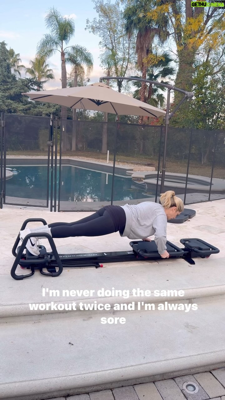 Kelly Kruger Instagram - **Closed. Winner @margokitto**!LAST CHANCE!!! HAPPY NEW YEAR!! (Almost) @lagreefitness is my absolute fav workout I never get bored of. I am so excited that ONE OF YOU is going to get your very own Microformer and 3 months of @lagreeingathome @lagreefitbyheather We are announcing the winner on Monday!! Even If you’ve already entered, you should still comment below and share the post to up your chances! TO ENTER: 1. Follow @kellylkruger and @lagreefitness 2. Like and comment “I NEED THIS” on this pod. 3. Subscribe to my site www.KellyKrugerBrooks.com 4. Tag 2 or more people you think would like this. *for added bonus entry sure this post in your story! I can’t wait to announce this winner!!!! Good Luck! #workout #homegym #workoutmotivation #happynewyear #fitness #wellness #selfcare