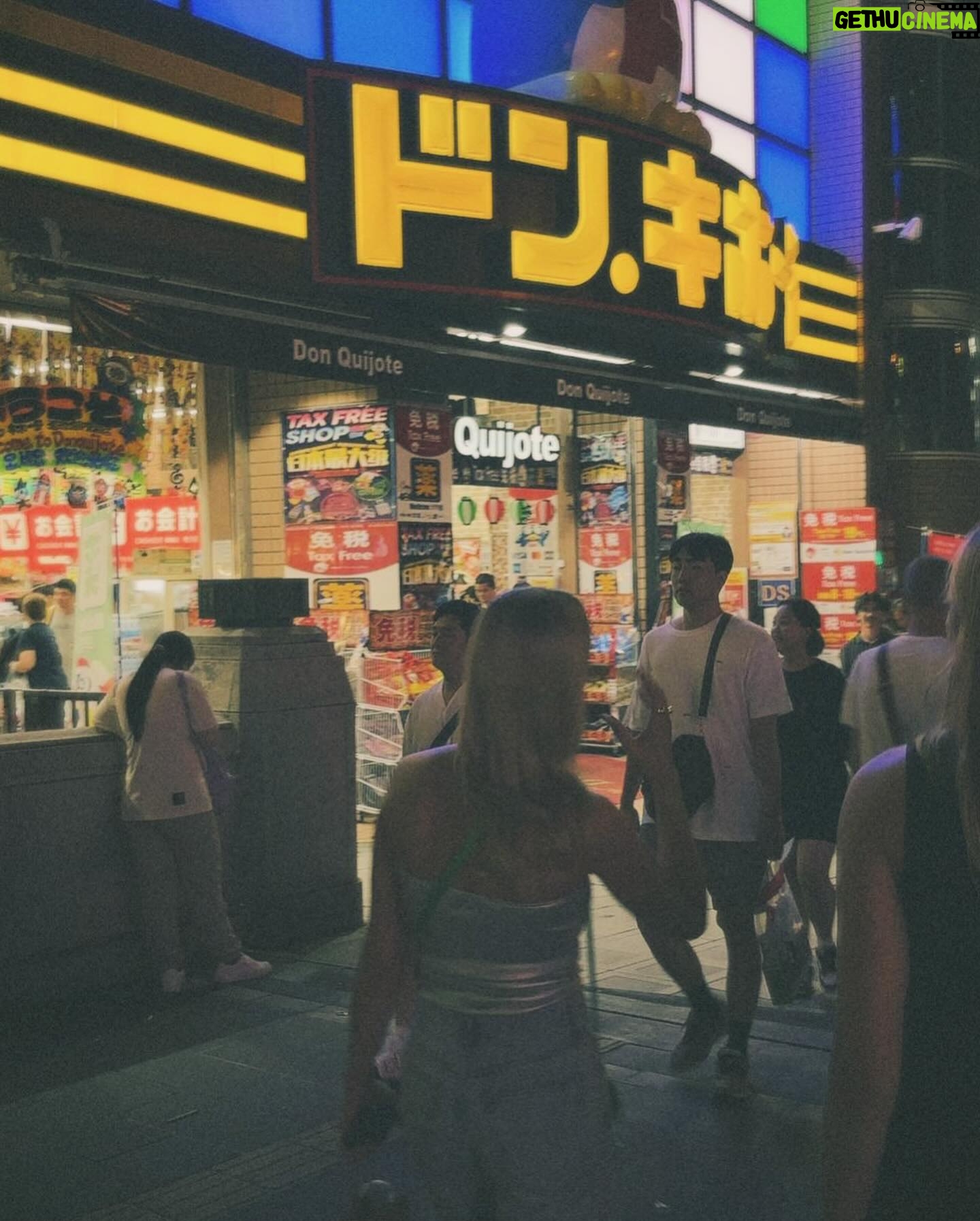 Kelly Pfaff Instagram - Photo Dump 🇯🇵 #expeditiegoorisjapan🇯🇵 vanavond om 21:45 op Vtm2 en op @vtm_go