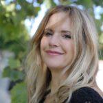 Kelly Preston Instagram - Happy weekend 💕🌸