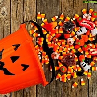 Kelly Preston Instagram - Happy Halloween!!! ๐งก๐ญ๐๐ป๐๐ฌ๐ค