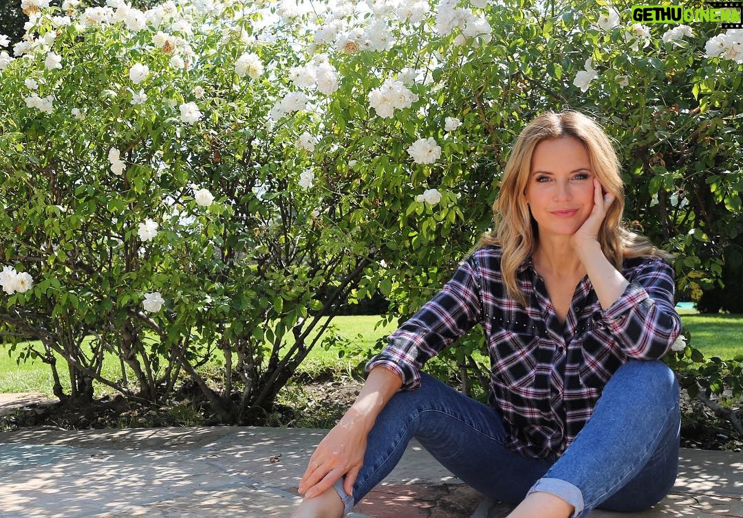 Kelly Preston Instagram - Hope everyone has a wonderful weekend!! ππΈβοΈ
