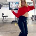 Kelly Sweeney Instagram - What a fun class today with Kelly! Join her every Tuesday at 1:30pm PST for her Beginner Jazz funk class! You can take class live or purchase the recording to learn later! www.GuyGrooveInteractive.com #kellysweeneychoreo #grooveinteractive #zoomclasses