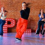 Kelly Sweeney Instagram - go tell ur girlfriendddd 💁🏼‍♀️ beginner / intermediate tomorrow 11am @theplaygroundla (new combo) #tellurgirlfriend - @laybankz 🎥 @shanebruce #kellysweeneychoreo #playgroundla #laybankz