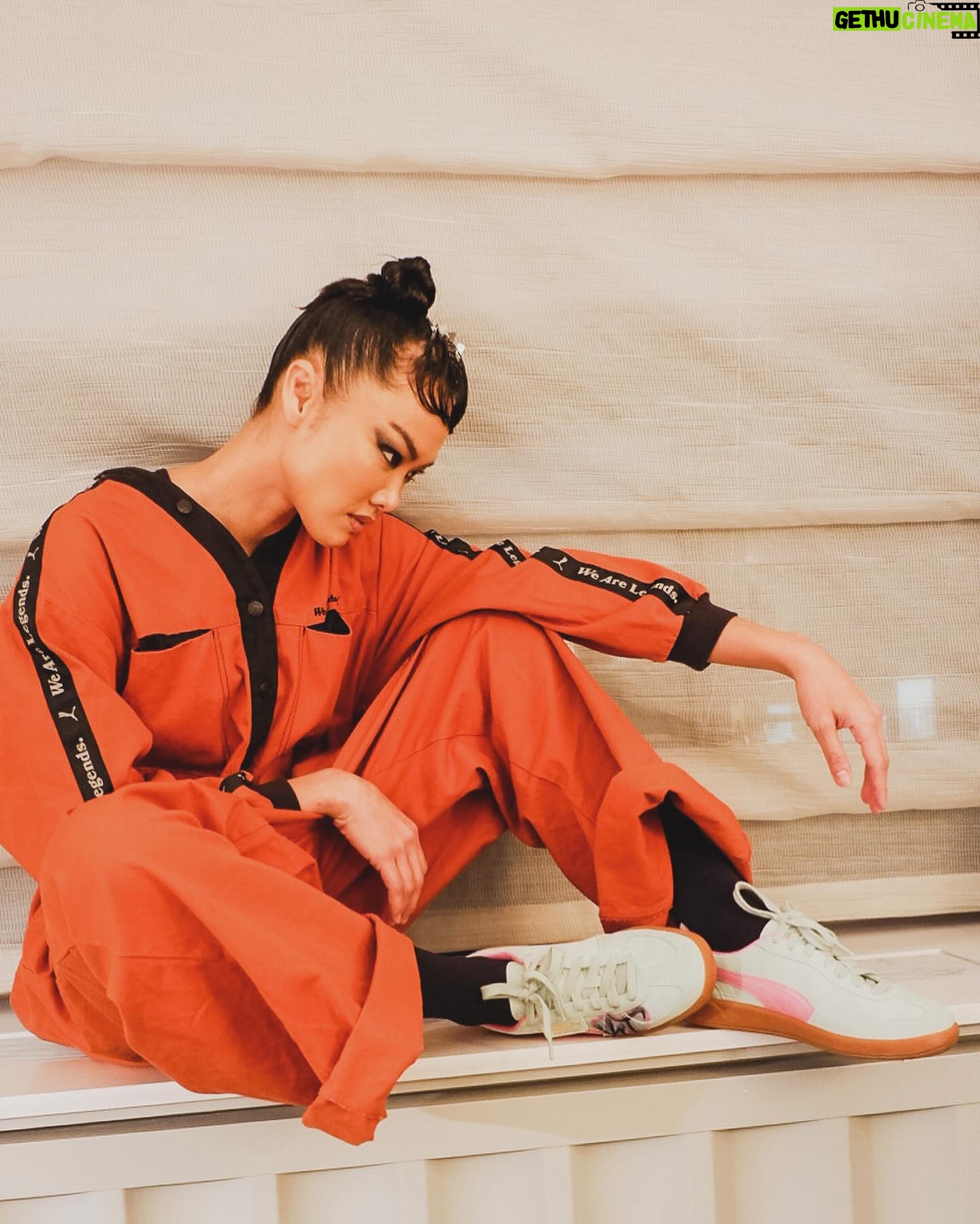 Kelly Tandiono Instagram - Some of my favorite shots from @puma New York Fashion Week with my favorite “Palermo” customized by artist @yowashua ❤️ . Make up and hair @mayelavazquezbeauty Wearing “We are Legends” Jumpsuit @pumasportstyle 📸 @kfaladina