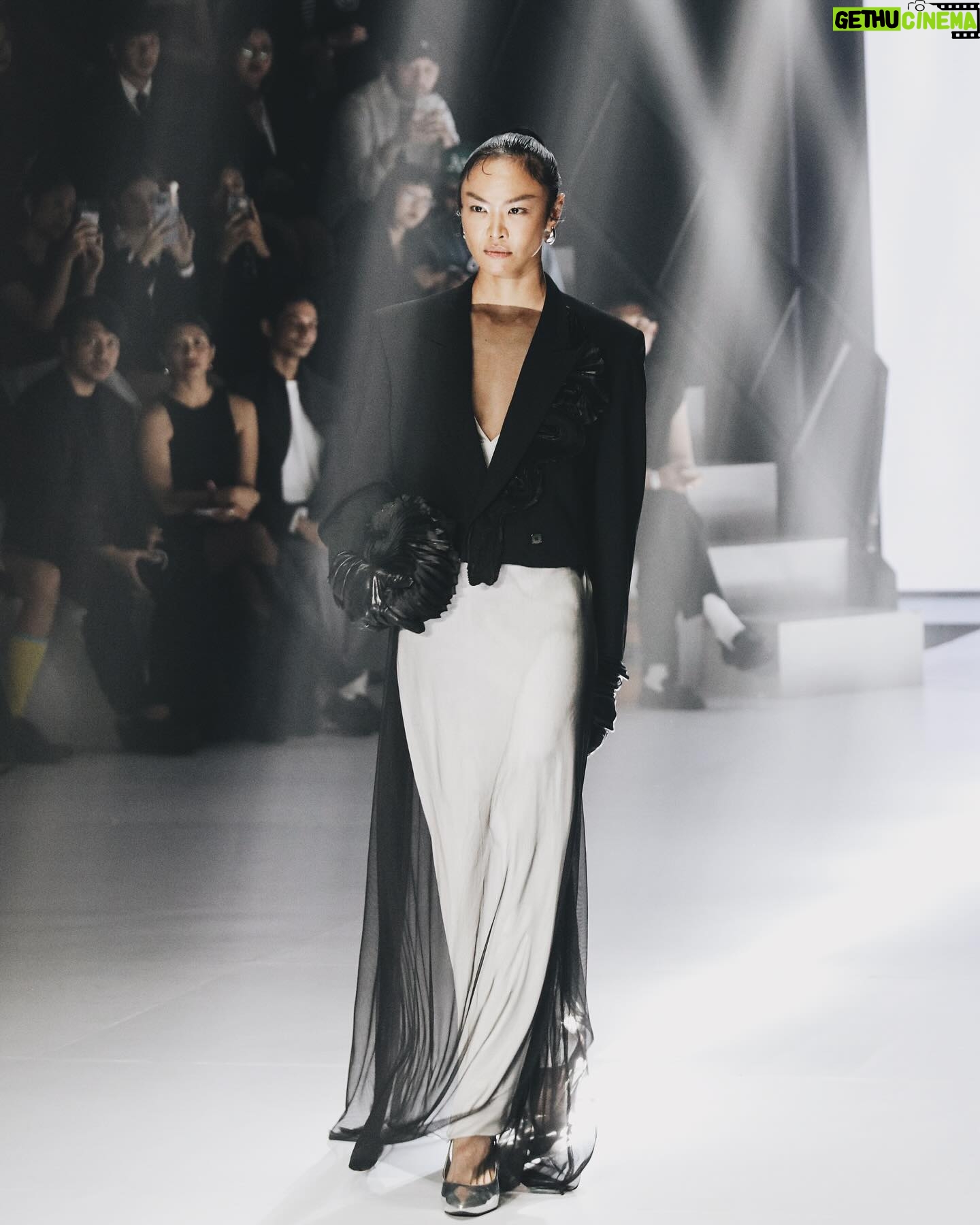 Kelly Tandiono Instagram - A touch of elegance, a hint of personality and a heart full of attitude ❤️ . #HuntingFields #PIFW2024