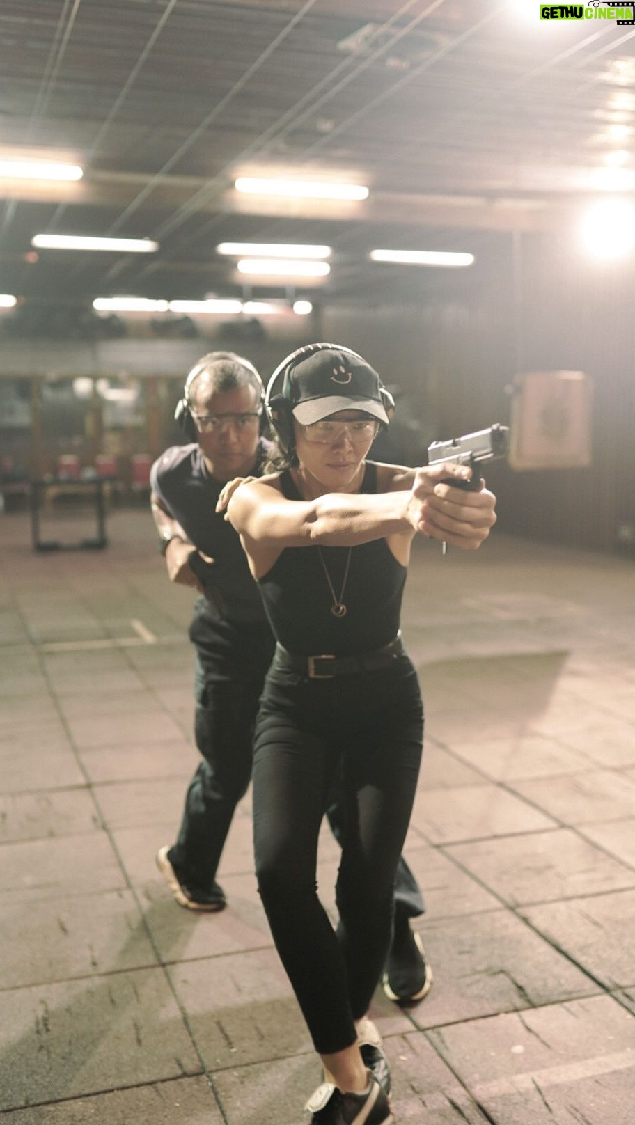 Kelly Tandiono Instagram - Newest members of “The Secret Service” 🤭🤭 . #Tacticalteam #SecretService #shooting #shootingrange