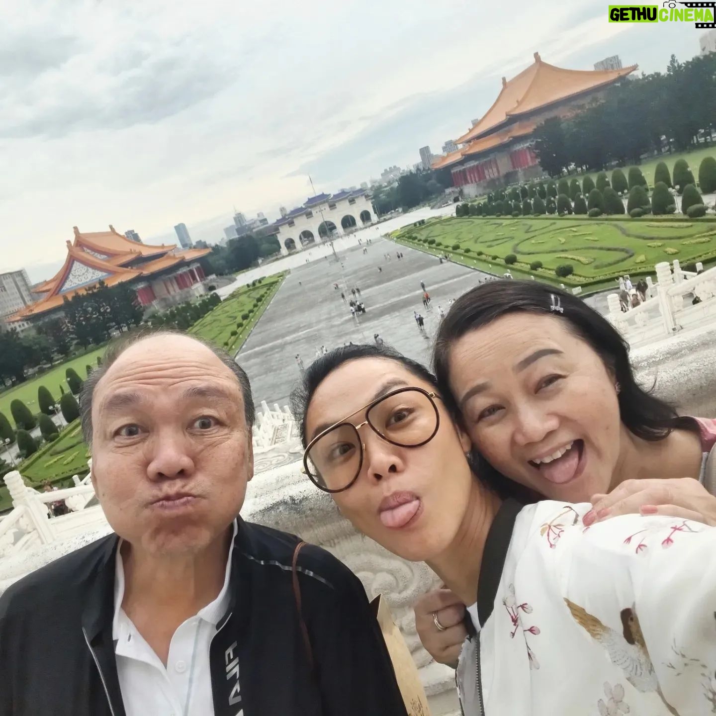 Kelly Tandiono Instagram - Random order Taiwan Trip ♥️ . #FamilyTrip #Taipei #Taiwan