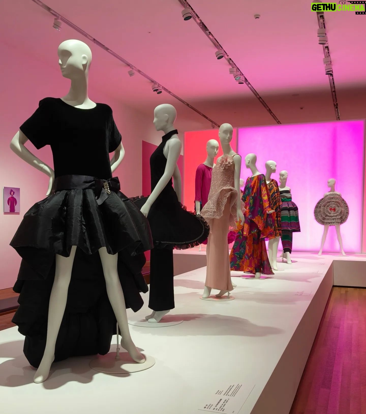 Kelly Tandiono Instagram - A day at the museum viewing the special exhibition of the icon Madame Song who pioneered Art and Fashion in China during the 1980s. . #SpecialExhibition #MadameSong #MMuseumHK #HongKong #shotonOPPOn3flip