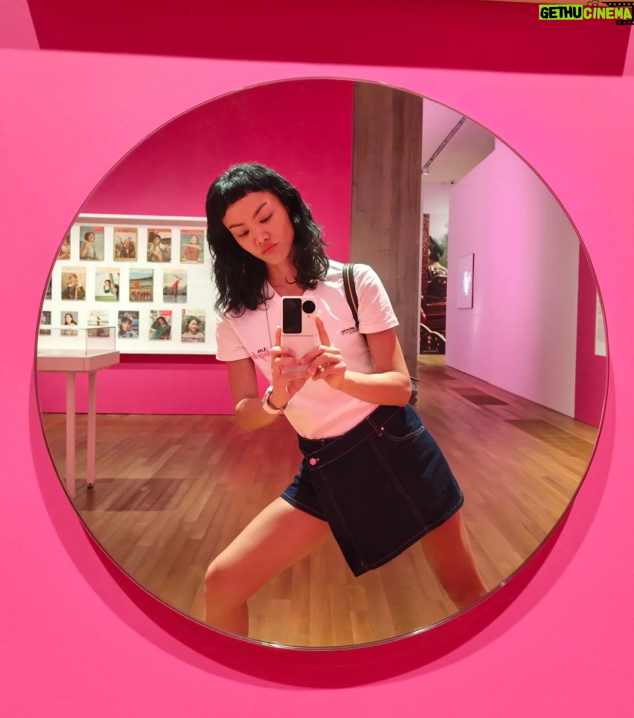 Kelly Tandiono Instagram - A day at the museum viewing the special exhibition of the icon Madame Song who pioneered Art and Fashion in China during the 1980s. . #SpecialExhibition #MadameSong #MMuseumHK #HongKong #shotonOPPOn3flip