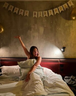 Kelly Thiebaud Instagram - And just like that… I’m another year older. 🤗🥳🎂🙏🏻✨🎈❤️👁️🦋🥂