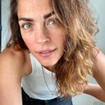 Kelly Thiebaud Instagram - While watching @wimbledon , does anyone else blame their parents for not putting them in tennis because you feel like you could have been really great? You’re not alone. I’m going to put it out there that I want to play a female badass tennis star in a movie, because that’s the closest I’ll ever get. #icouldofbeenatennisstar 🎾#iblamemyparents #wimbledon
