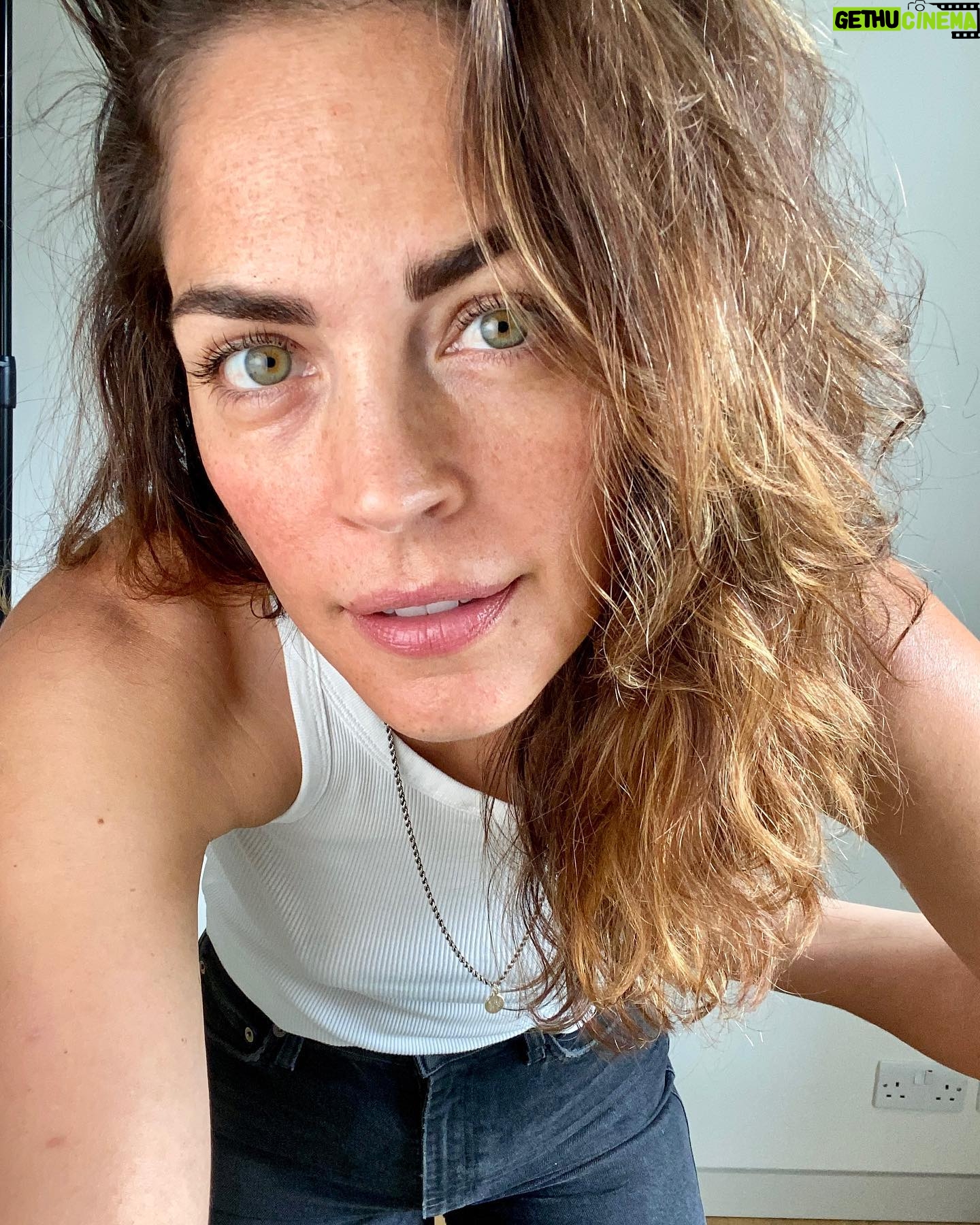 Kelly Thiebaud - 6K Likes - While watching @wimbledon , does anyone else blame their parents for not putting them in tennis because you feel like you could have been really great? You’re not alone. I’m going to put it out there that I want to play a female badass tennis star in a movie, because that’s the closest I’ll ever get. #icouldofbeenatennisstar 🎾#iblamemyparents #wimbledon